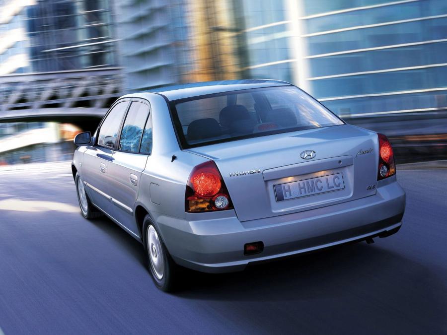 Hyundai Accent Sedan 2003 года  (фото 3 из 8)